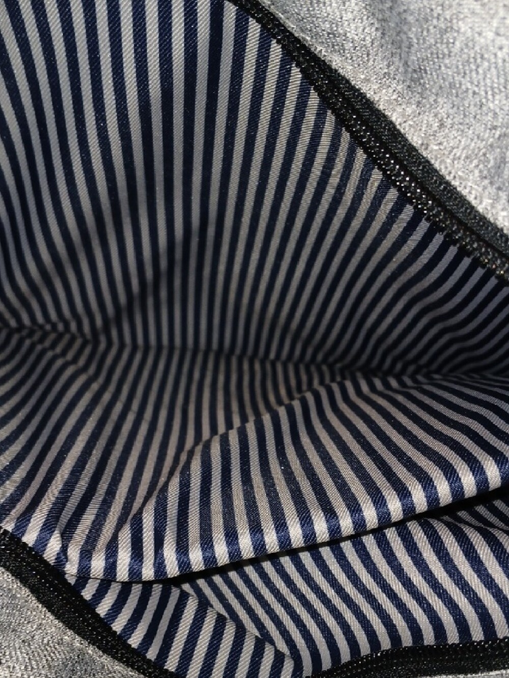 Pacsafe Heathered Gray Anti-Theft Messenger Tote with Striped Strap - Picture 5 of 11